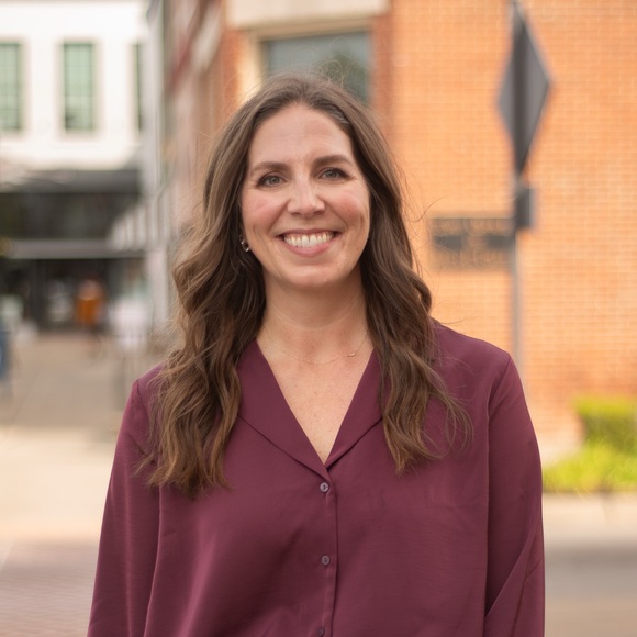 Meet your Posher, Liz - Picture 1 of 1